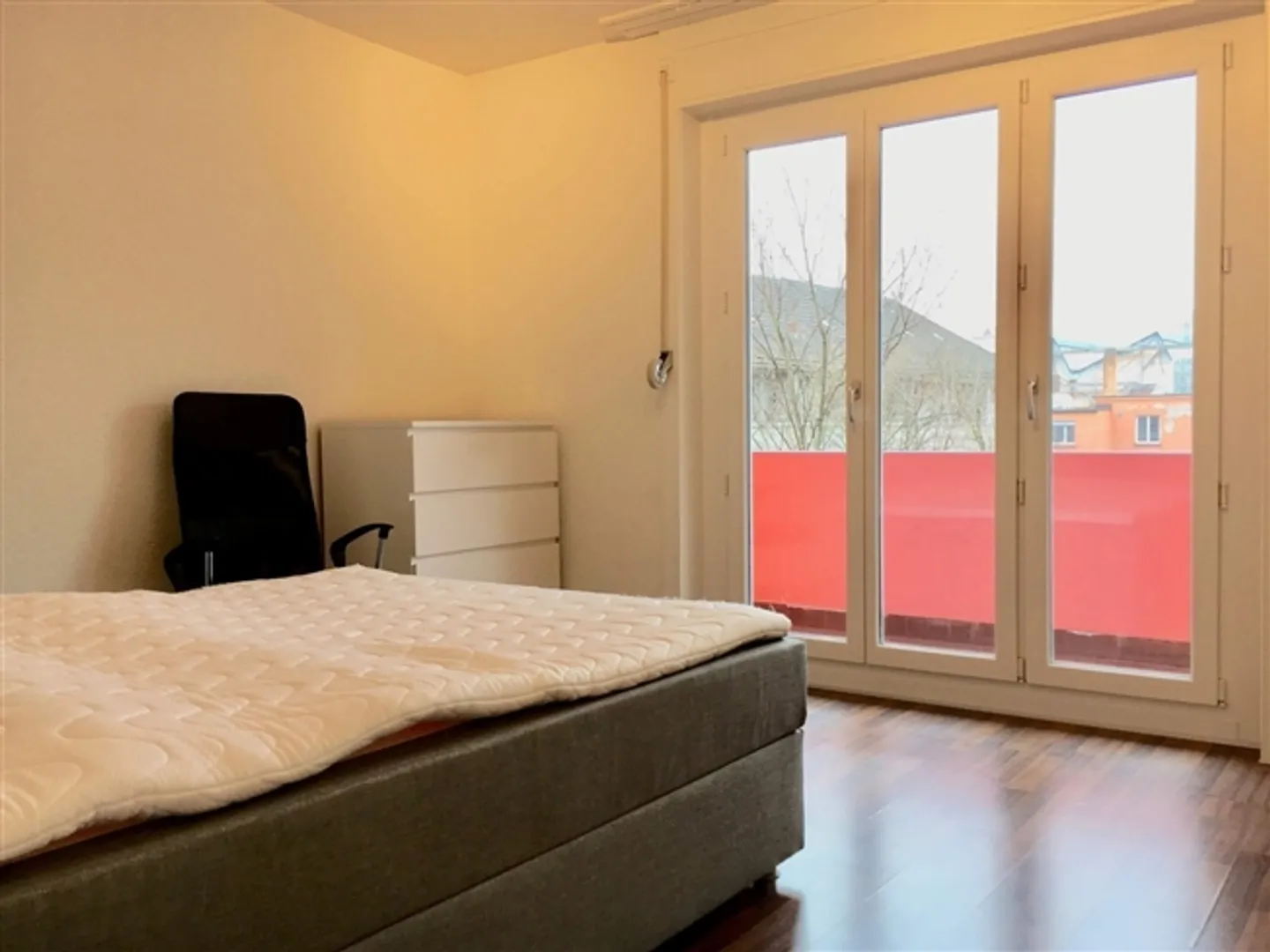 ONLINE BESICHTIGUNG - Stilvolles WG-Zimmer nahe Hardbrücke - Foto 3 von 13