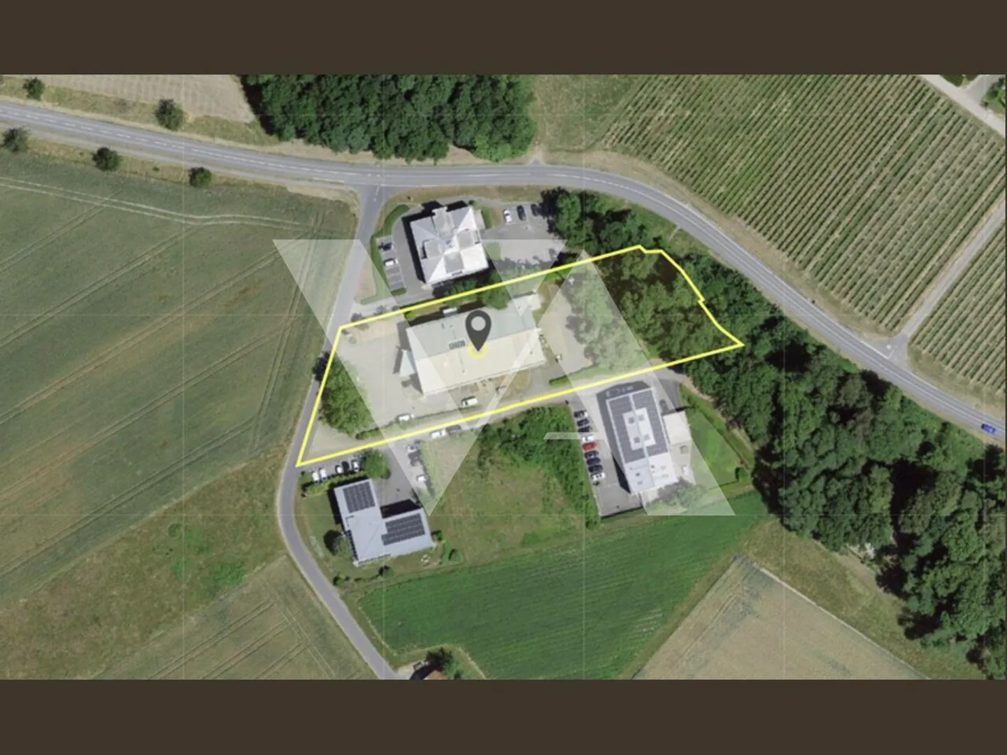 A vendre - Immeuble commercial artisanal - Photo 4 sur 4