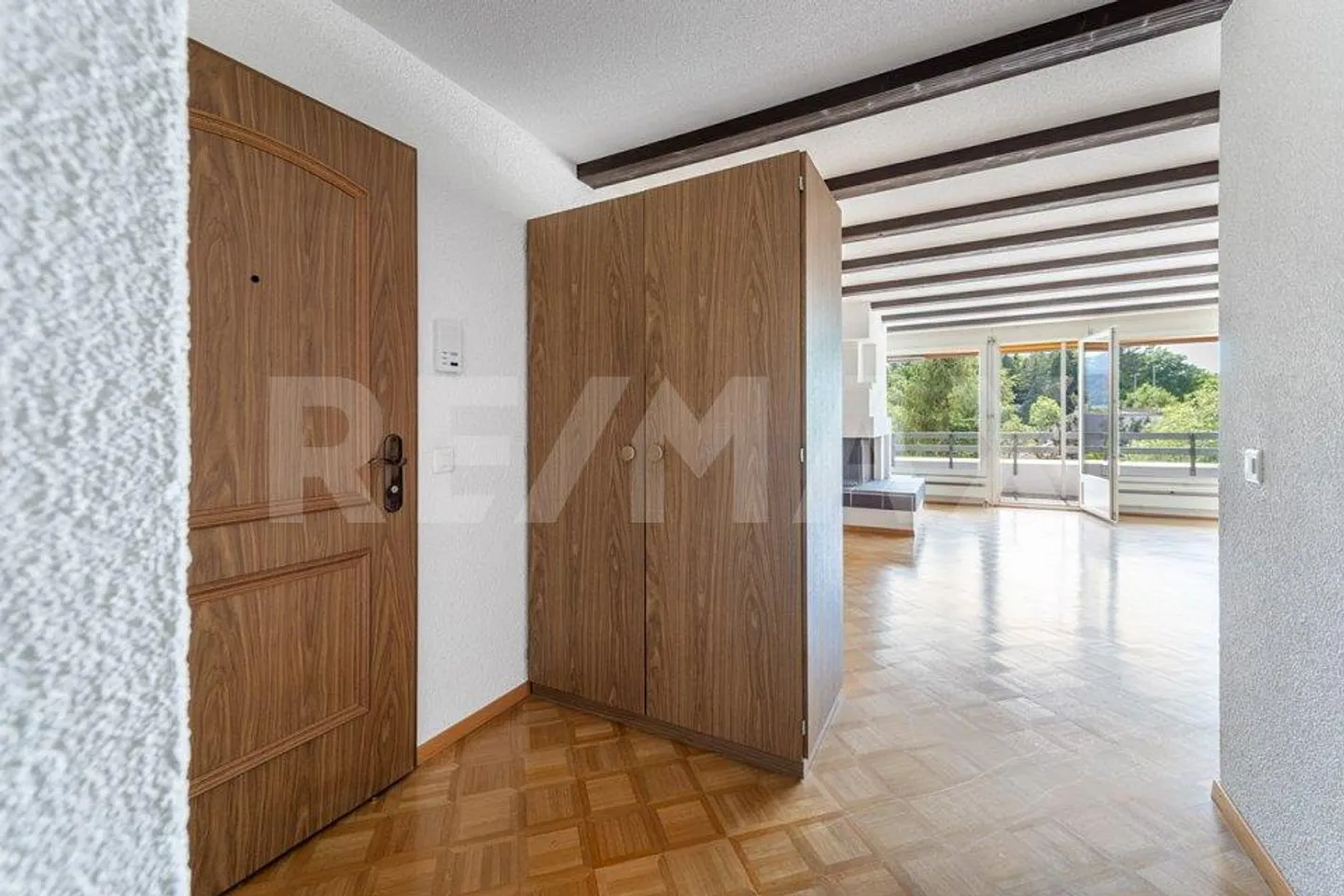Attractive 5½-room apartment with sunny view location - Photo 4 of 13