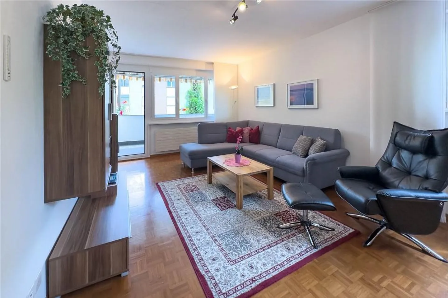 Appartement de 3,5 pièces avec piscine - Photo 4 sur 13