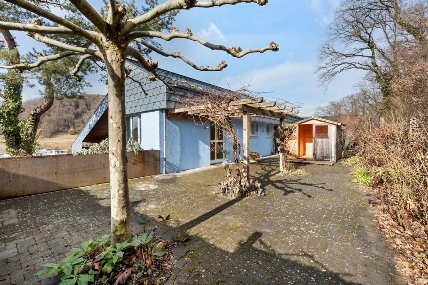 Ampia casa unifamiliare - Foto 2 di 18