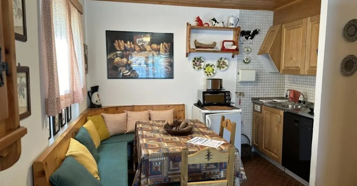 3.5 Room Apartment - Photo 2 of 6
