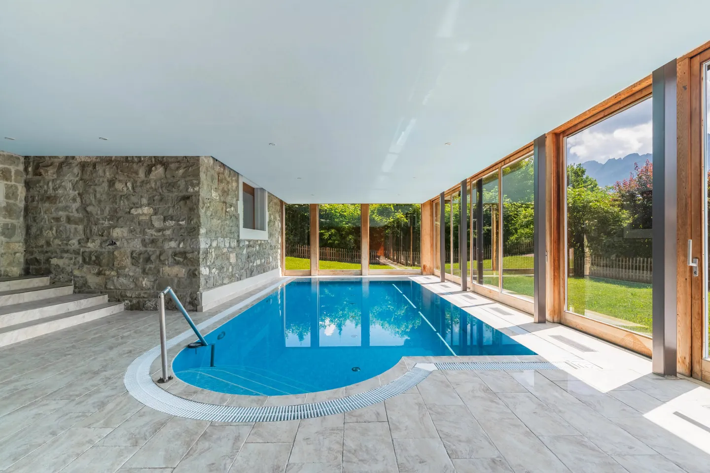 Luxury Apartment in Palace - Photo 6 of 12