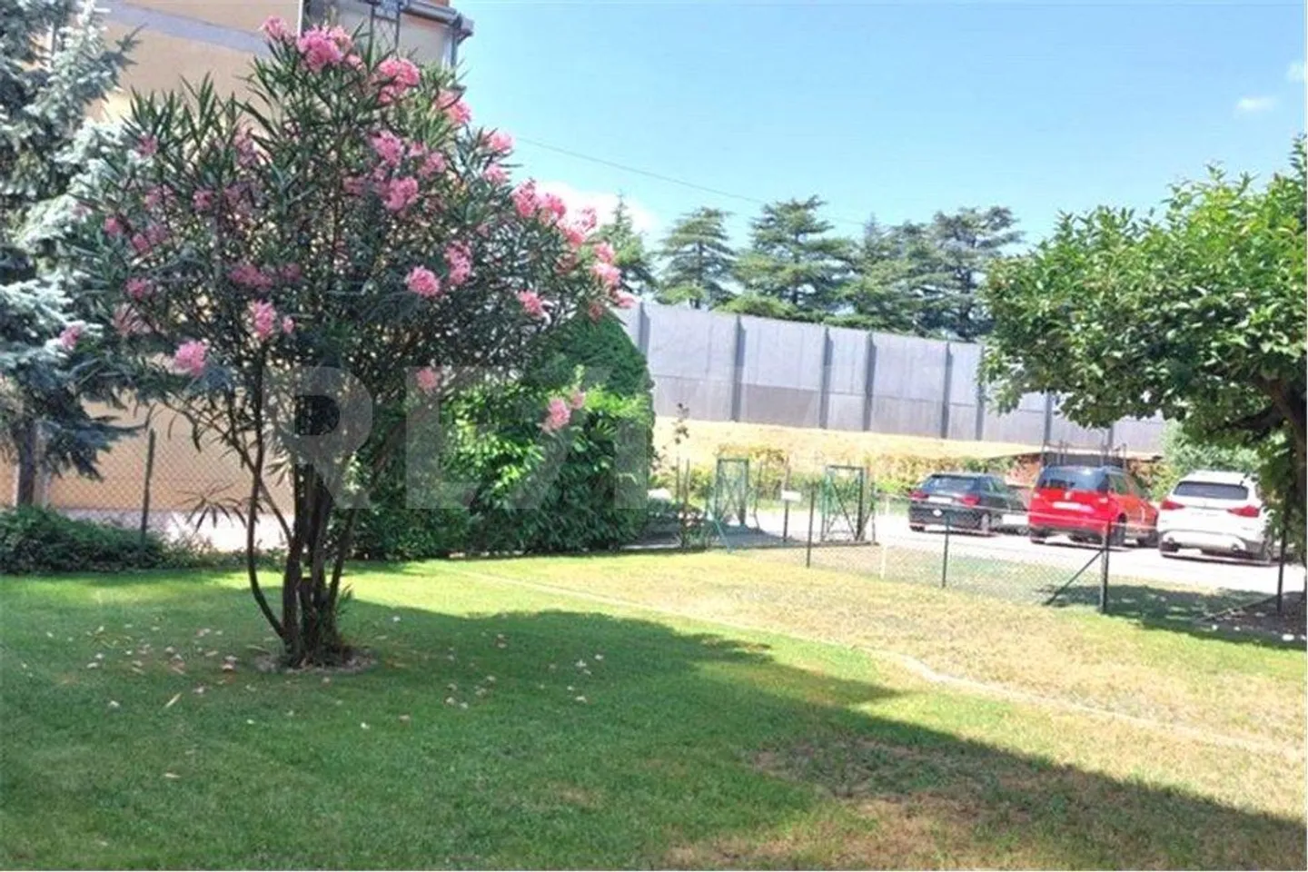 Penthouse moderne avec balcon et deux places de parking - Photo 9 sur 10