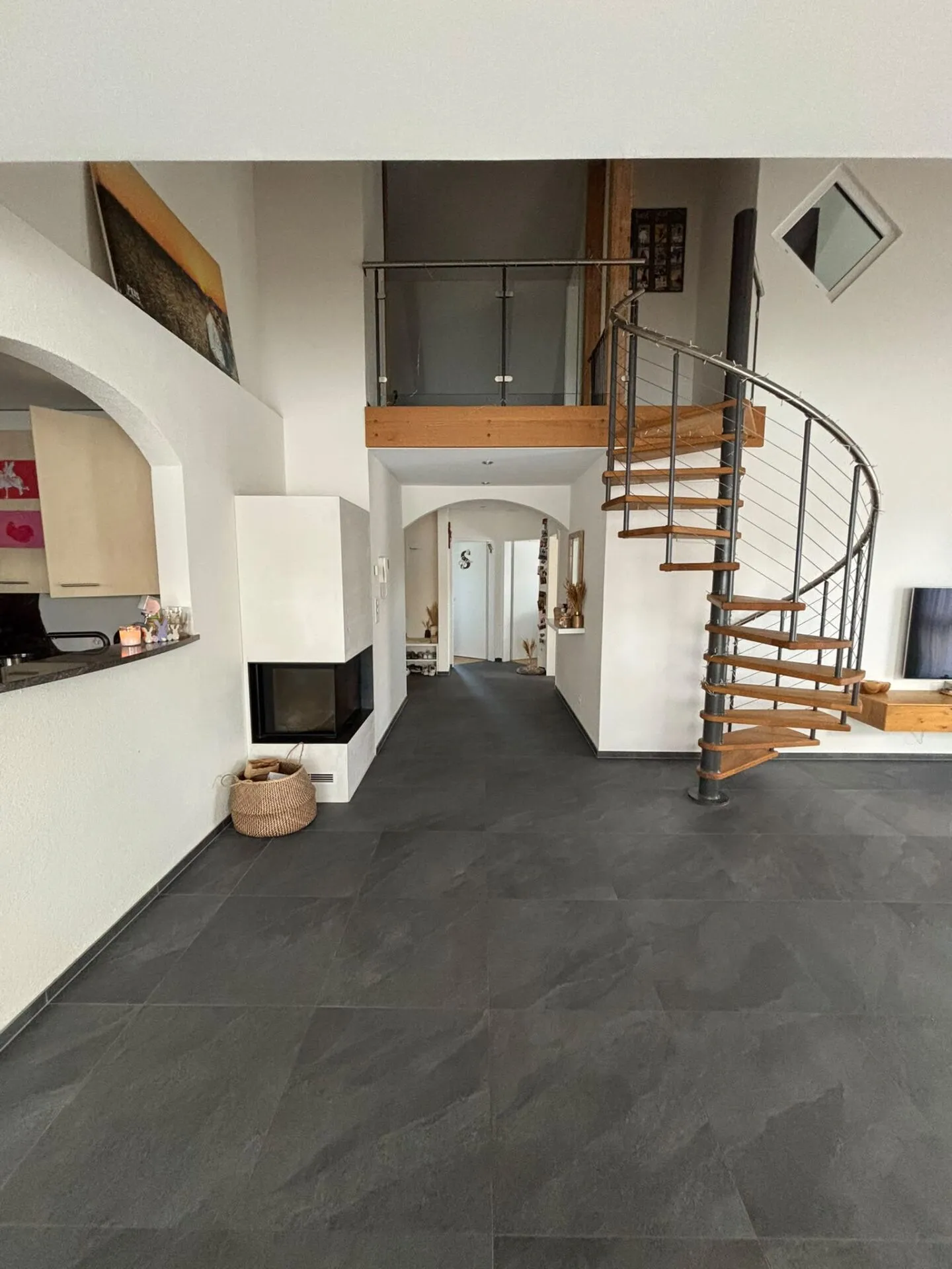 Ampio appartamento maisonette di 5,5 stanze con galleria - Foto 3 di 10
