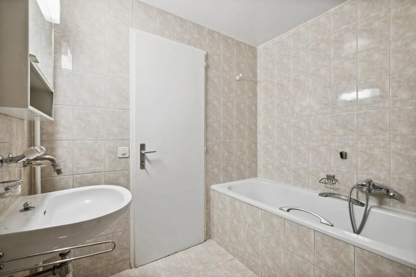Beautiful apartment with 2 bedrooms in the Charmilles district - Photo 9 of 9