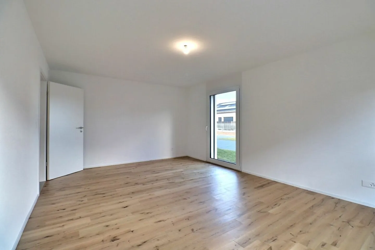 Magnificent 3.5-room apartment with garden in Moudon - Photo 4 of 12