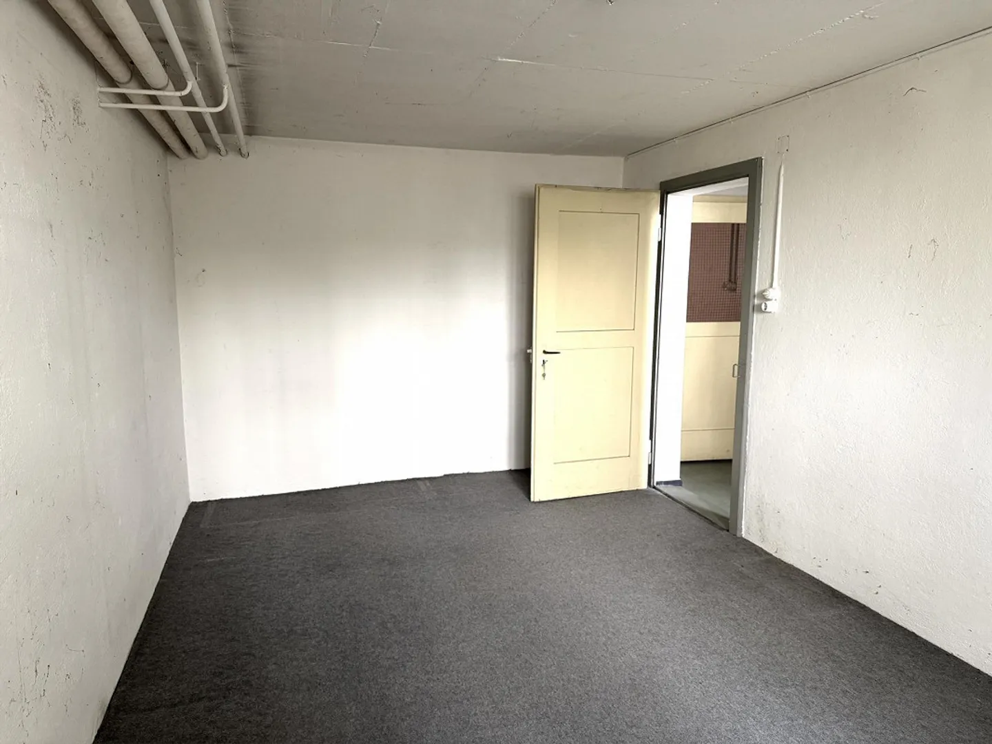 Hobby Studio/Workshop/Storage/Cellar Room - Photo 2 of 8