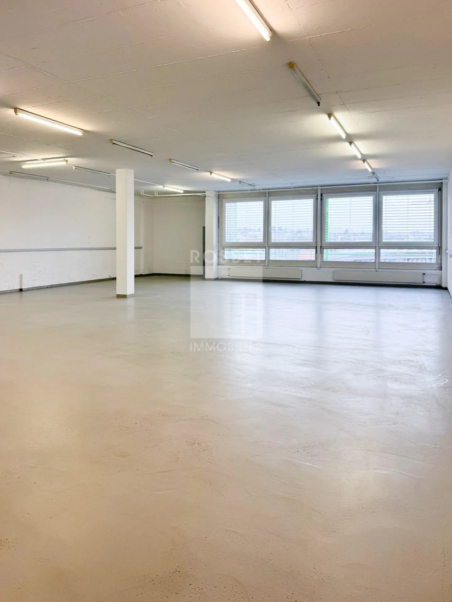 Locaux artisanaux d'env.150 m² au 5 ème étage - Foto 1 von 8