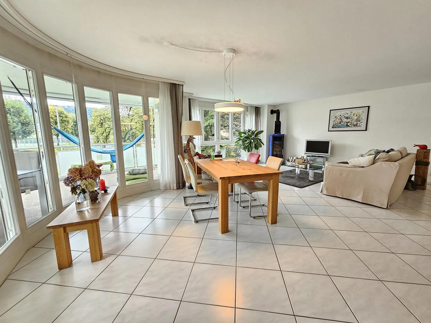 Belle appartement de 5½ pièces dans un emplacement central et populaire - Photo 1 sur 16