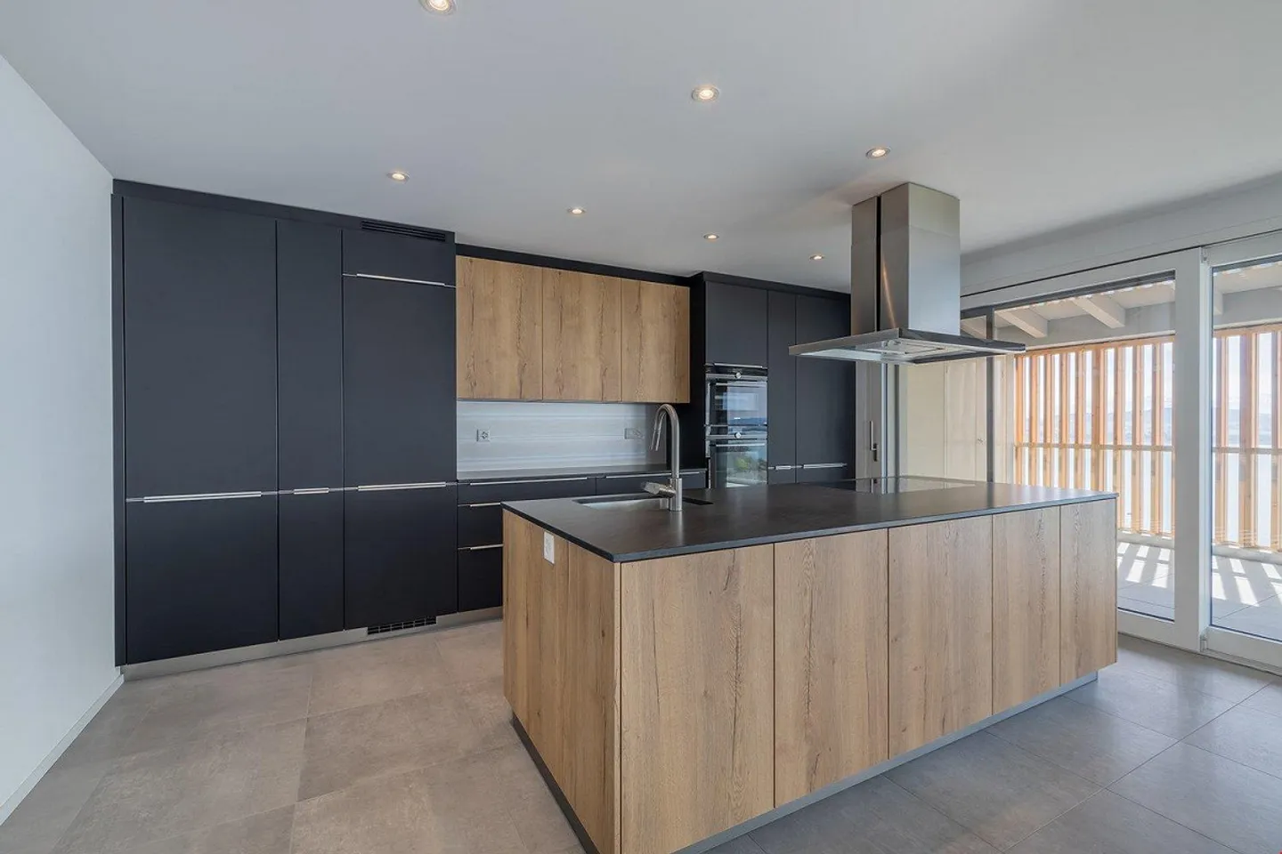 An absolute luxury with breathtaking views of an exceptional site - Photo 2 of 13