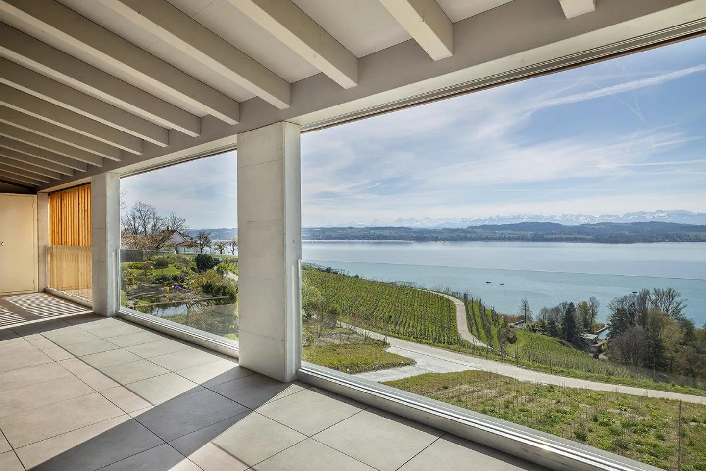 An absolute luxury with breathtaking views of an exceptional site - Photo 7 of 13