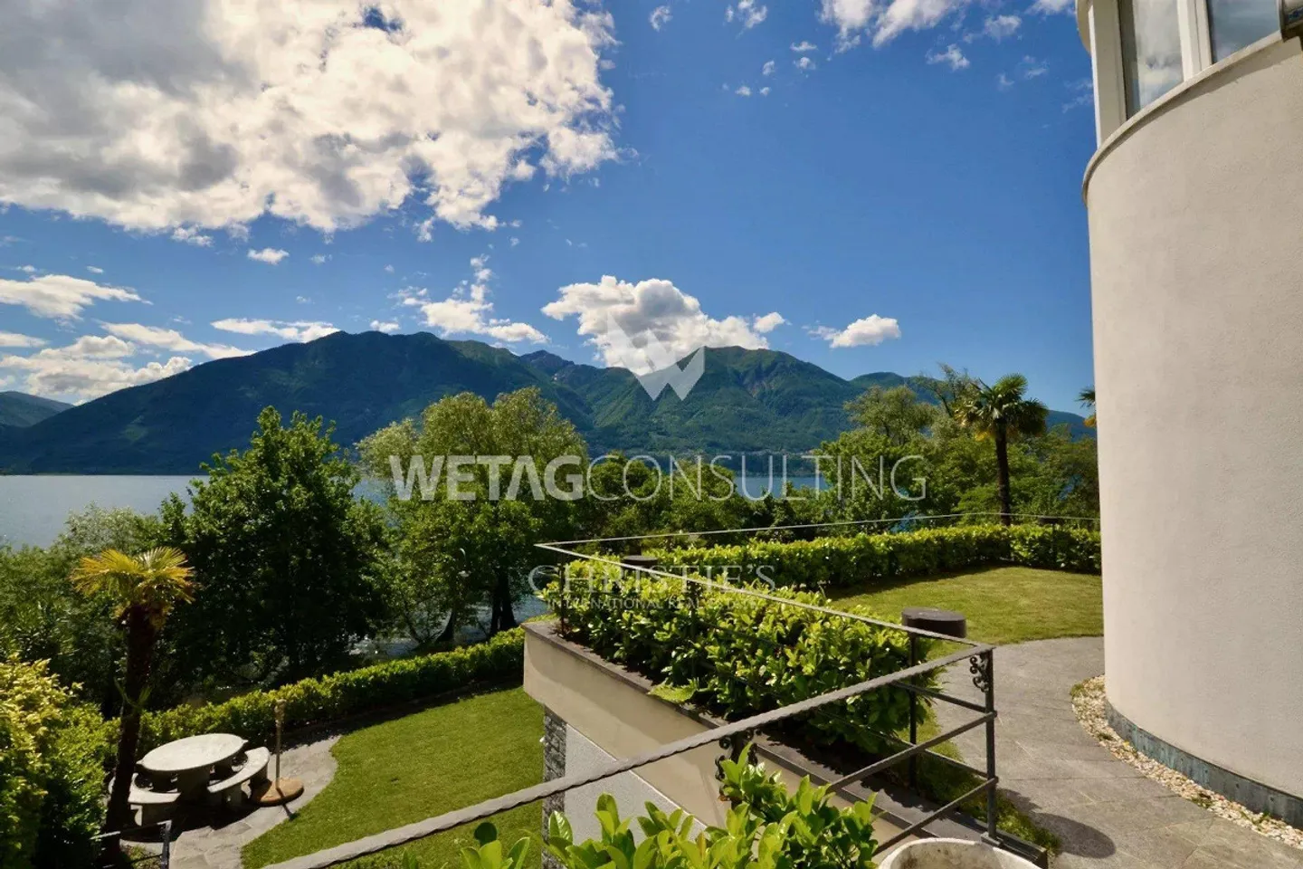 Villa elegante con giardino in posizione esclusiva direttamente sulla riva del lago - Foto 10 di 10
