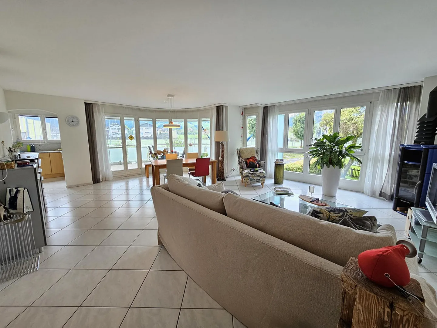 Belle appartement de 5½ pièces dans un emplacement central et populaire - Photo 9 sur 16