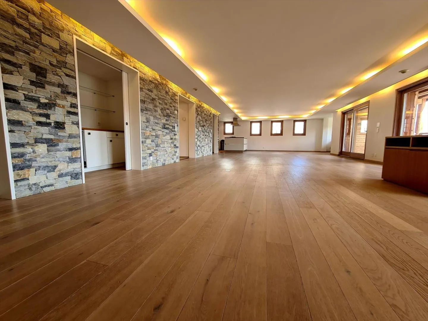 Appartamento di 7,5 vani a Crans-Montana - Foto 1 di 13