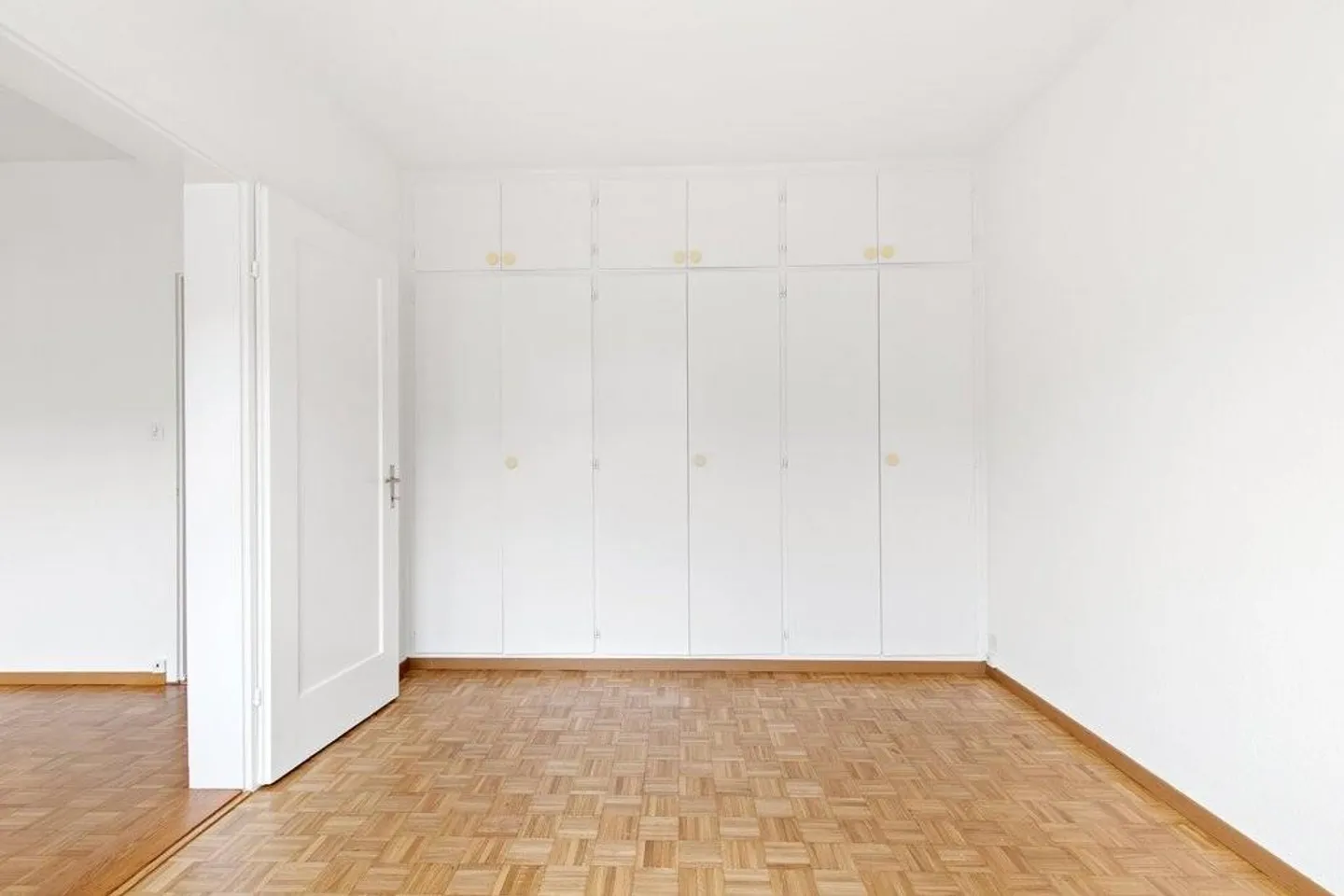 RENT WITHOUT DEPOSIT - Green setting in the city center - Photo 2 of 5