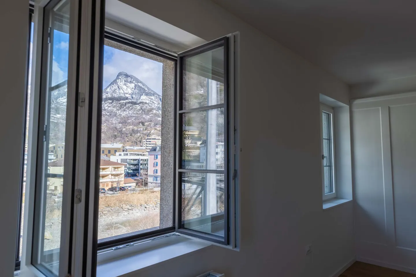 Living in the Heart of Valais - Photo 11 of 11