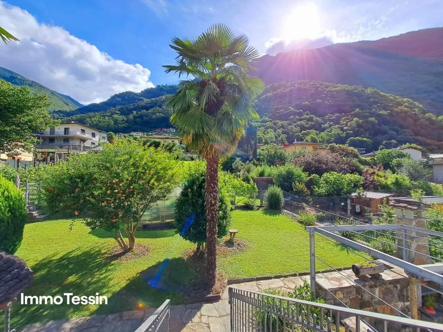 Charmantes Mehrfamilienhaus mit 2 Wohnungen in Malvaglia nahe Biasc... - Foto 2 von 13