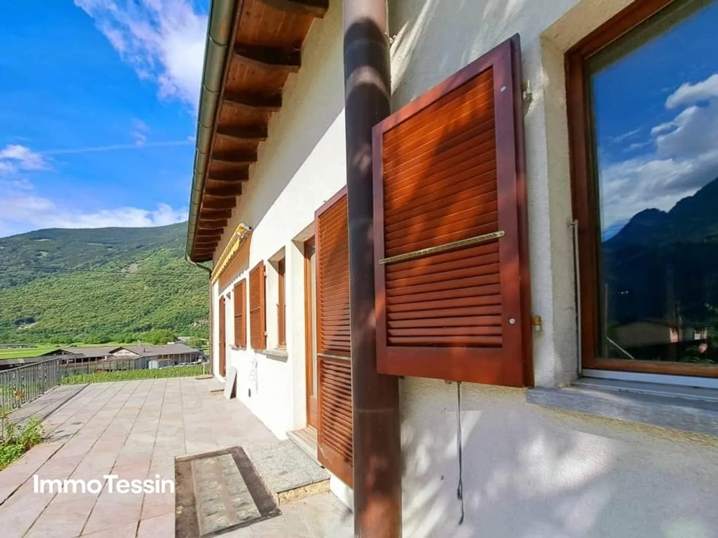 Charmantes Mehrfamilienhaus mit 2 Wohnungen in Malvaglia nahe Biasc... - Foto 3 von 13