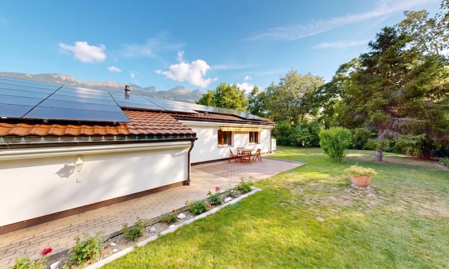 Charmante freistehende Villa im Herzen einer privilegierten Umgebung - Foto 2 von 11