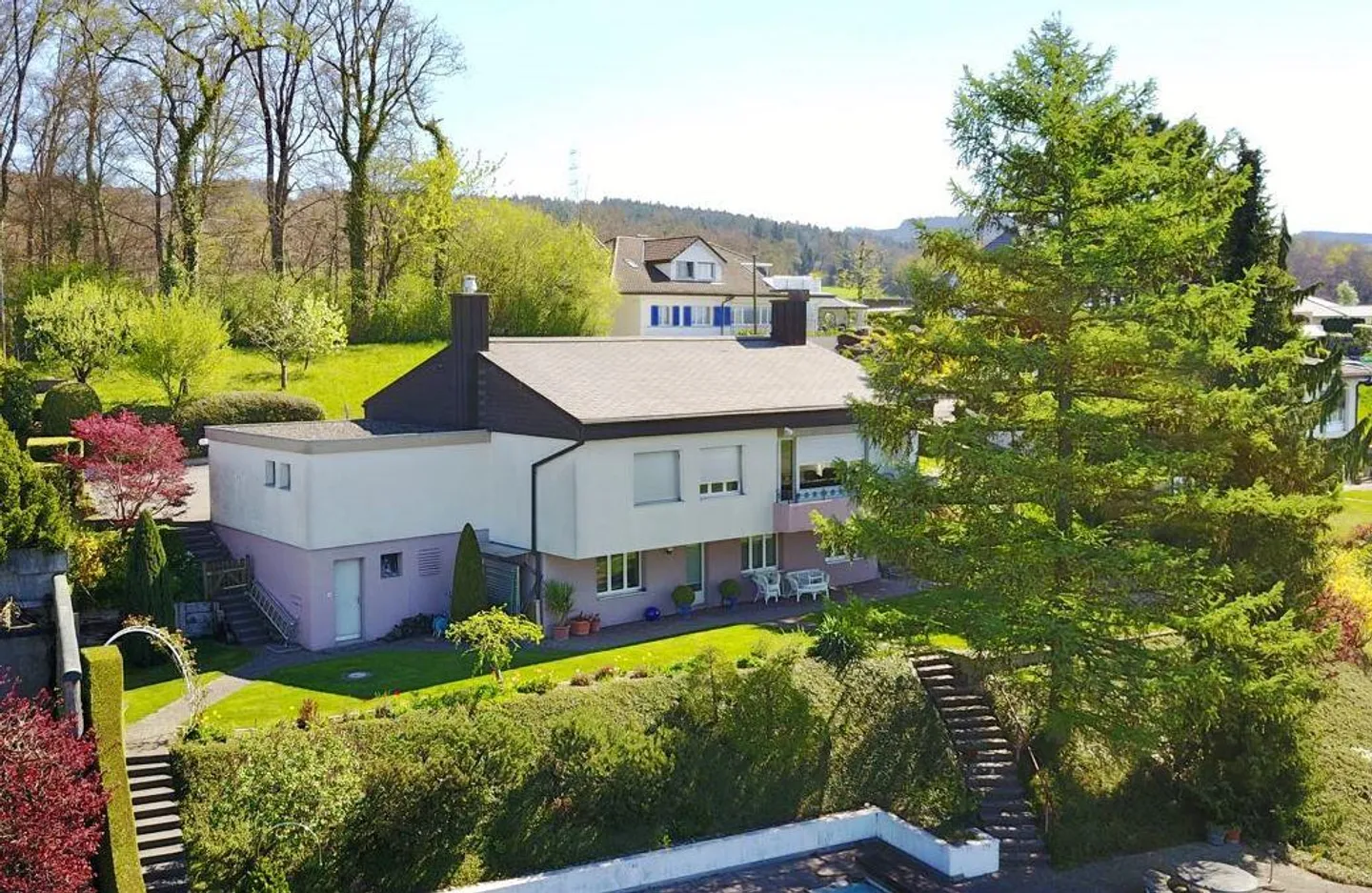 Casa unifamiliare con piscina, ampi spazi e viste gigantesche - Foto 1 di 24