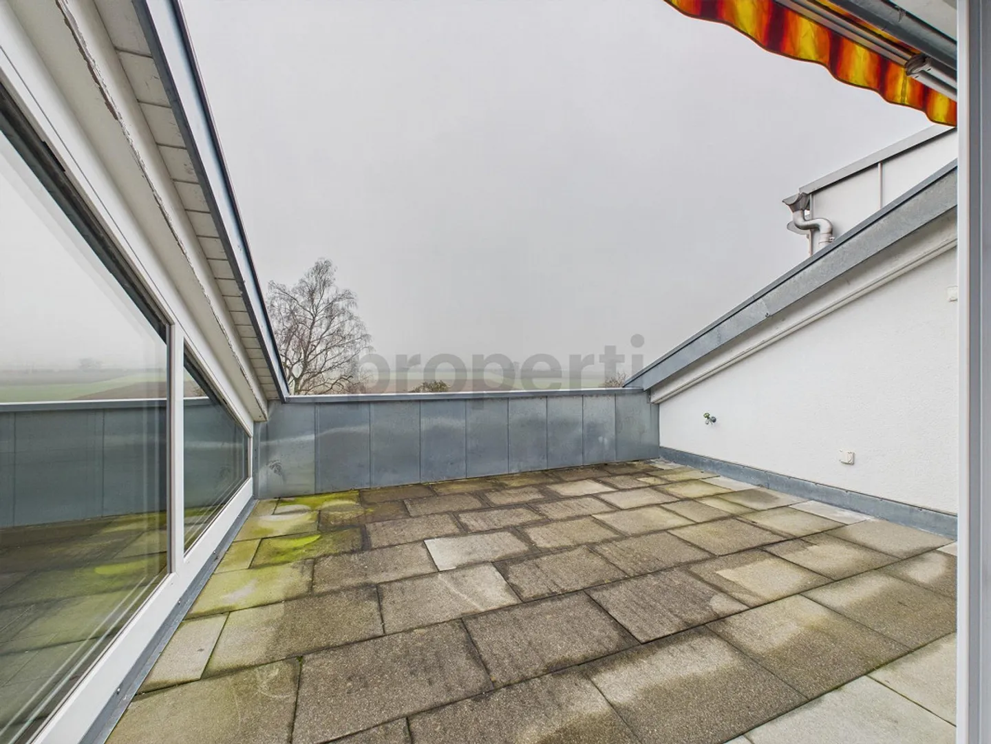 Stylish 4.5-room attic apartment with a wide view - Photo 13 of 16