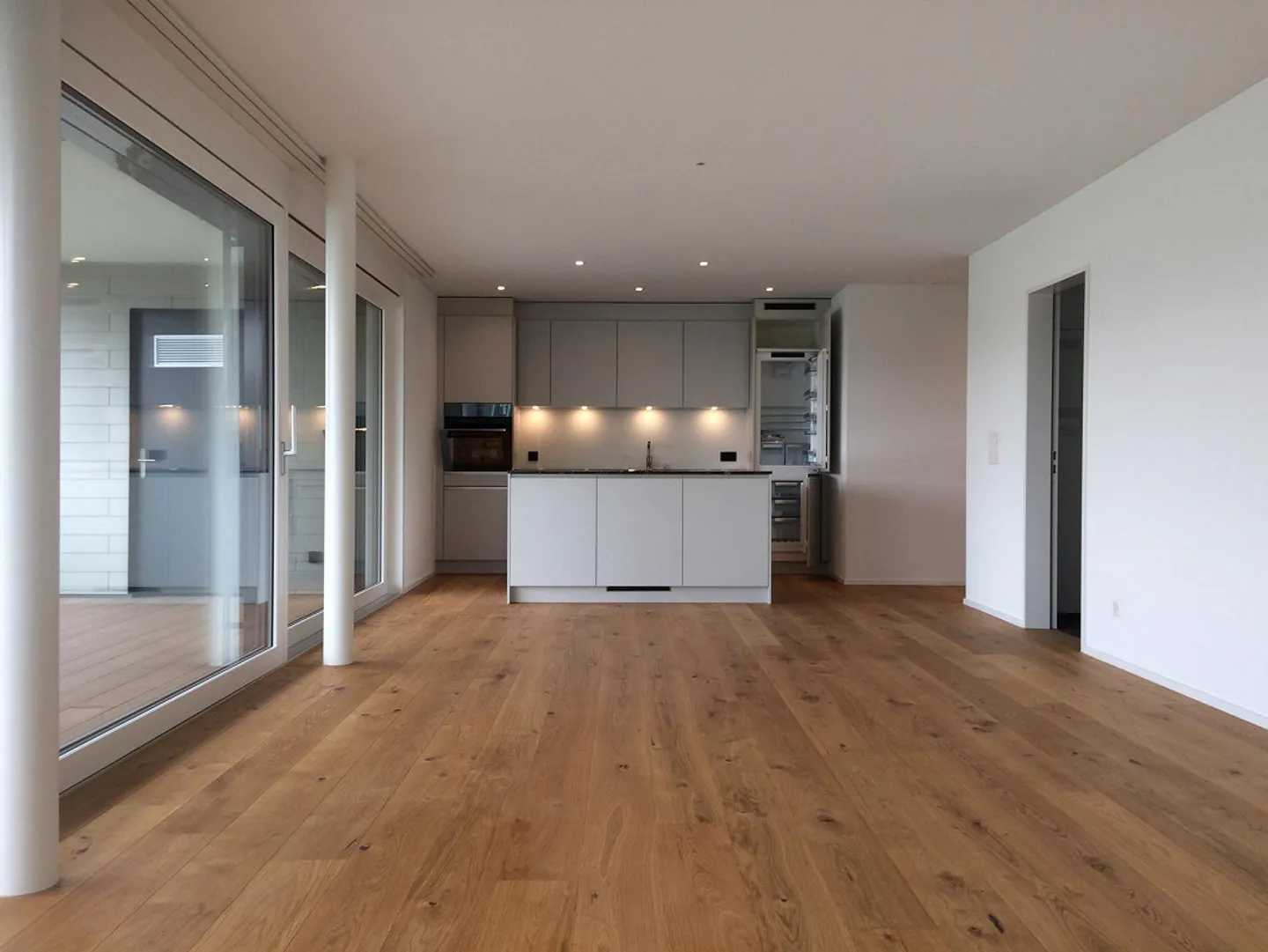 Modernes Apartment mit Terrasse - Foto 3 von 13