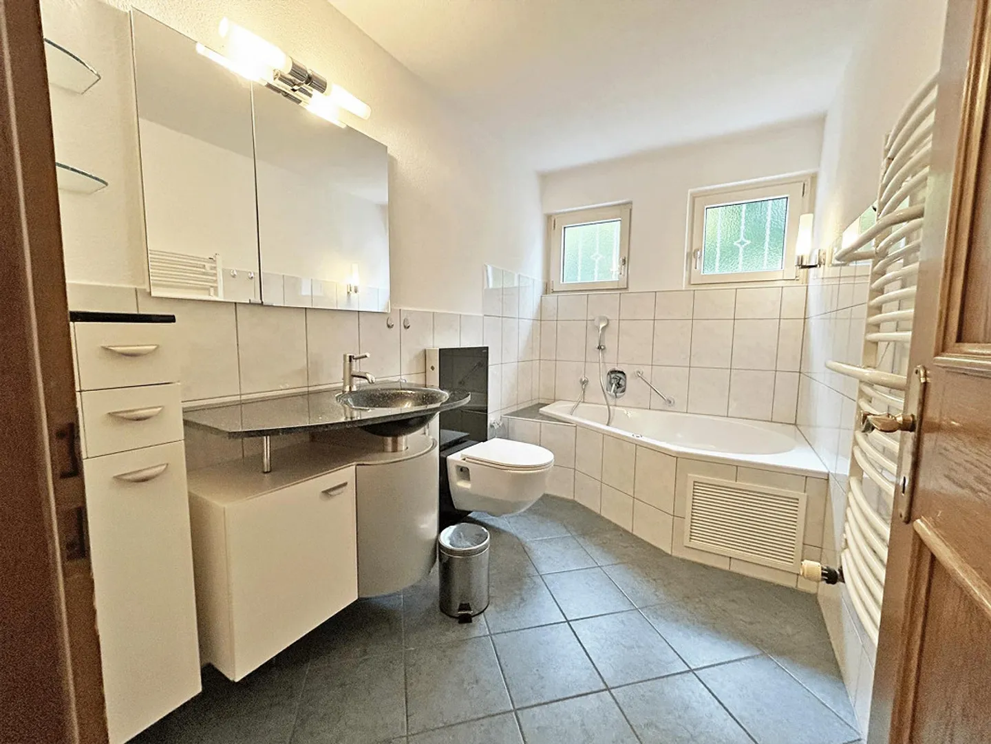 Casa unifamiliare con piscina, ampi spazi e viste gigantesche - Foto 7 di 24