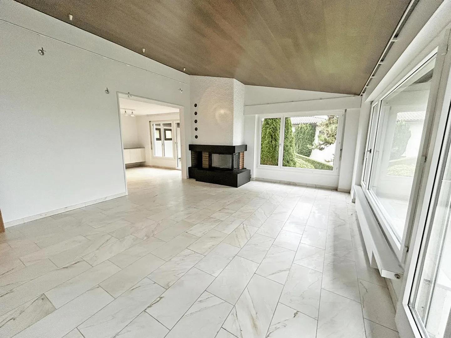 Casa unifamiliare con piscina, ampi spazi e viste gigantesche - Foto 8 di 24