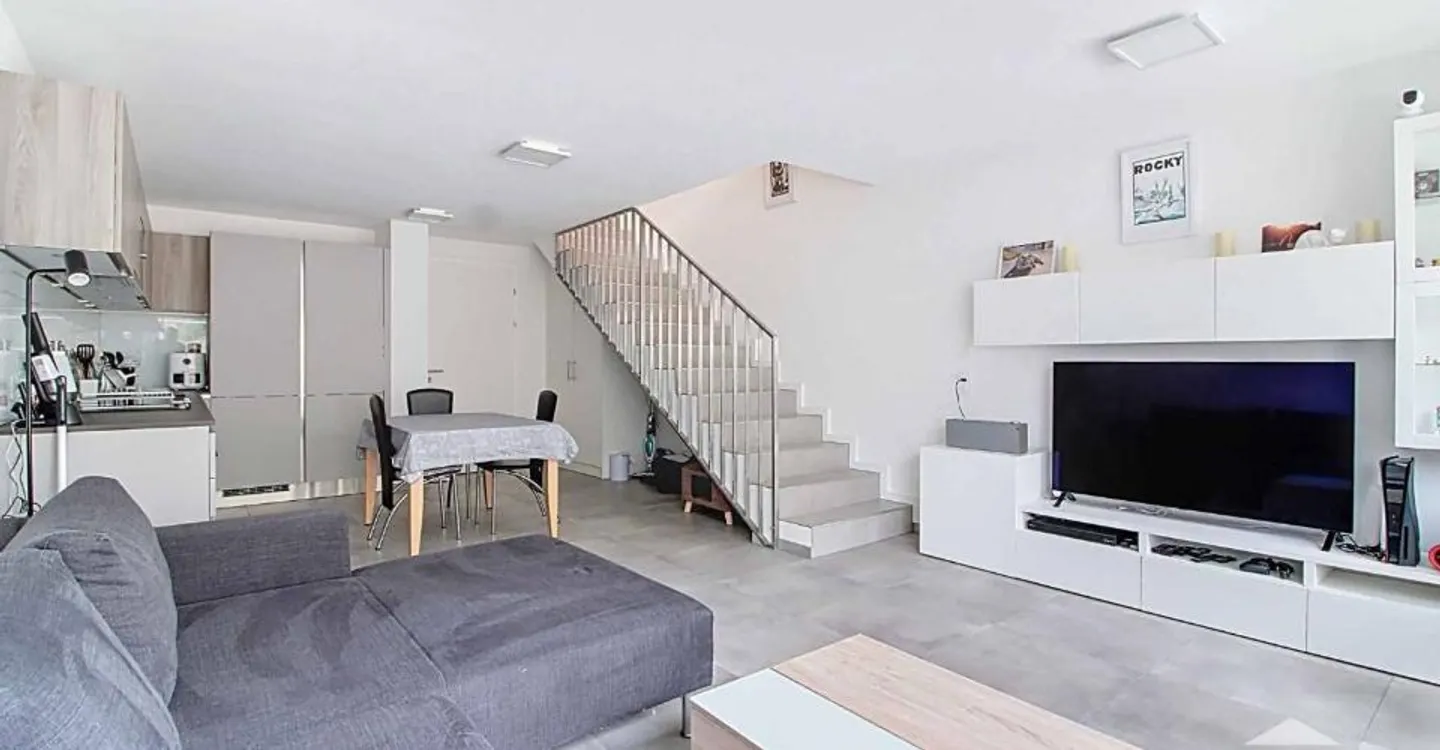 Charming Duplex Apartment - Photo 2 of 13