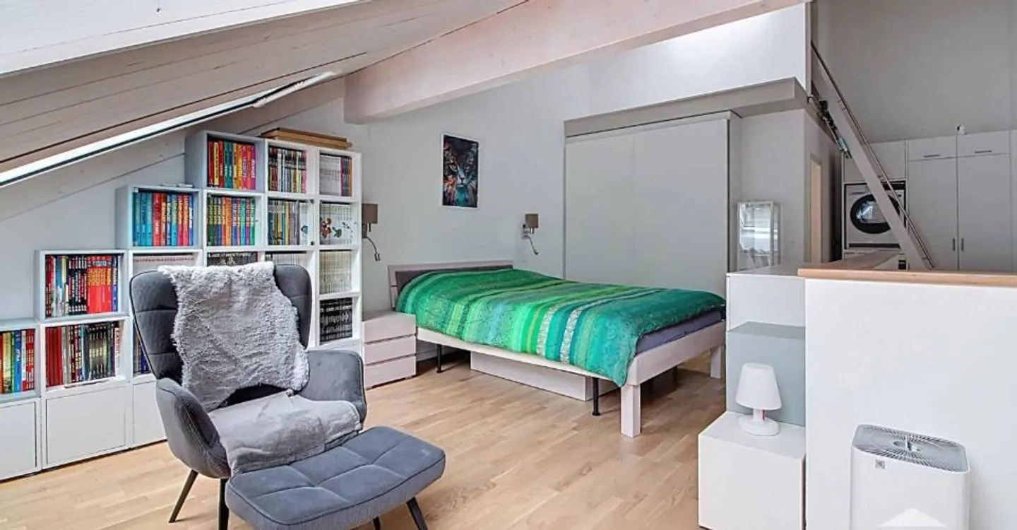Charming Duplex Apartment - Photo 5 of 13