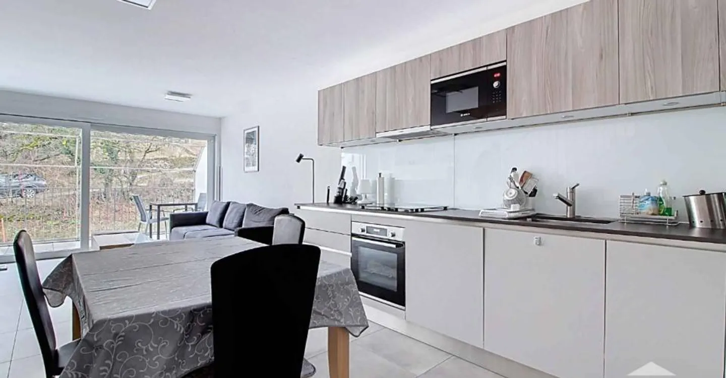 Charming Duplex Apartment - Photo 3 of 13