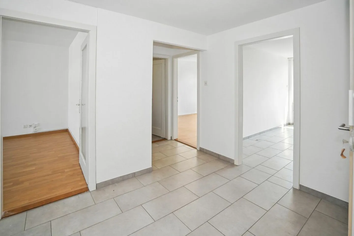 Moderne 3-Zimmerwohnung in Basel - Foto 2 von 8