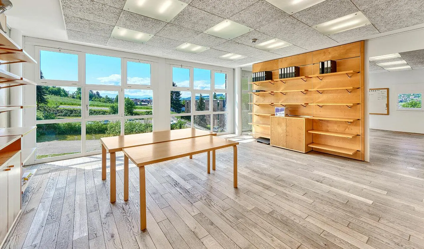 High-Quality Office Buildings with Expansion Potential - Photo 4 of 9
