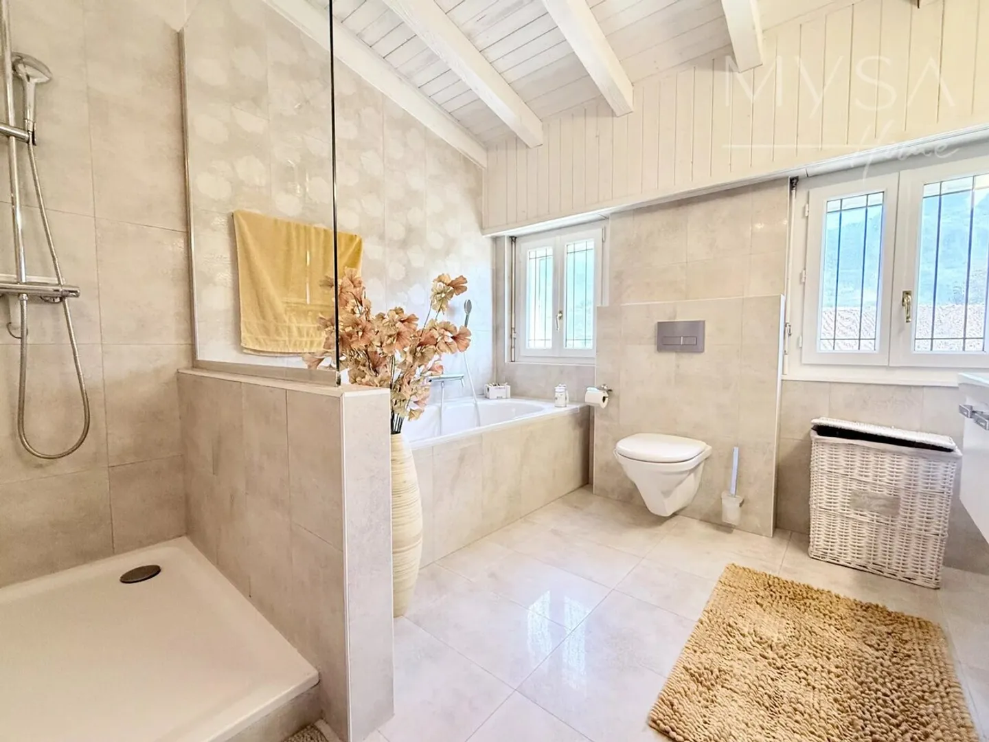 Villa de caractère avec piscine - Photo 9 sur 12