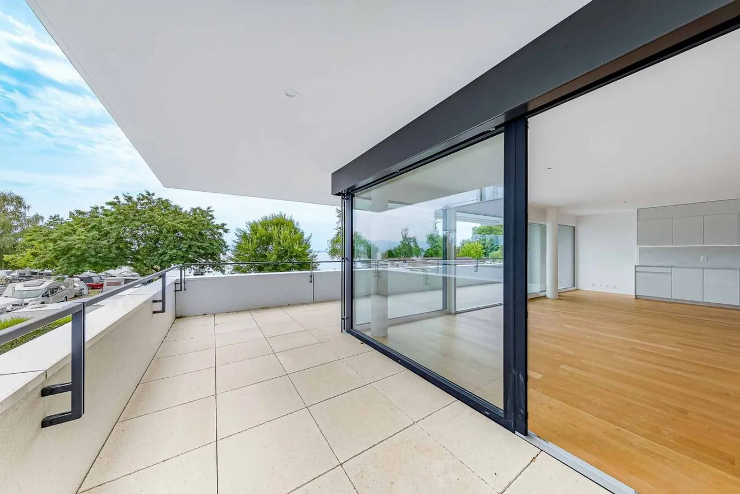 Lussuoso appartamento di 4,5 stanze con balcone coperto di 76m2 - Foto 9 di 13