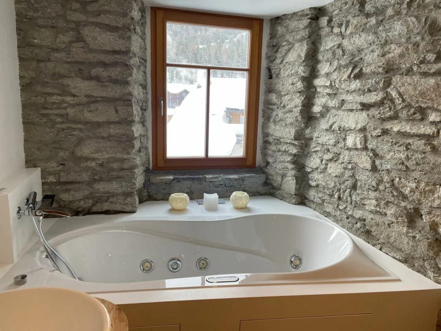 Luxurious maisonette apartment in the center of Saas-Fee. - Photo 8 of 14