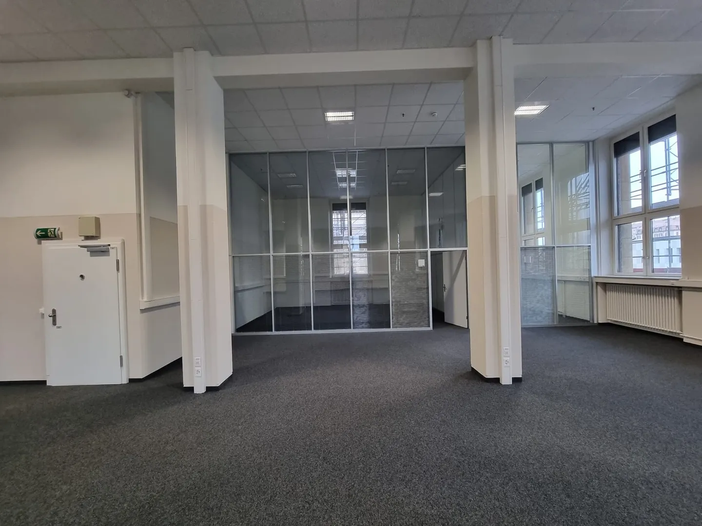 Spazio ufficio di 363 m2 con angolo cottura in affitto - Foto 7 di 8