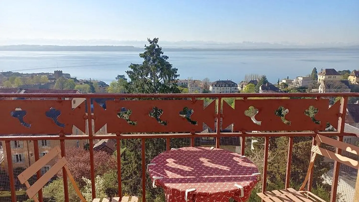 4-ZIMMER-WOHNUNG IN NEUCHÂTEL, MÖBLIERT, BEFRISTET - Foto 2 von 6