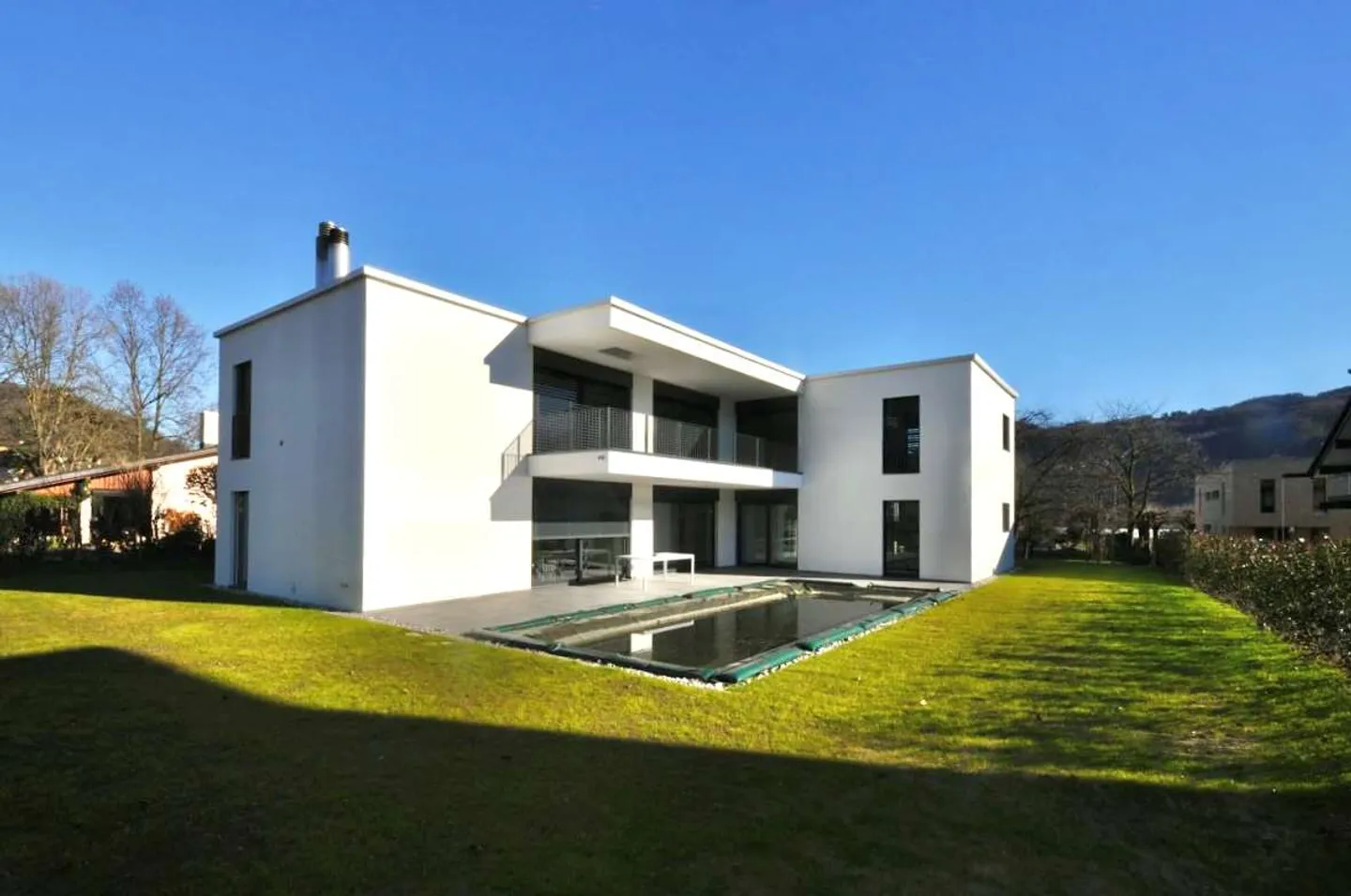 Spacious 4.5-Room Apartment - Photo 1 of 18