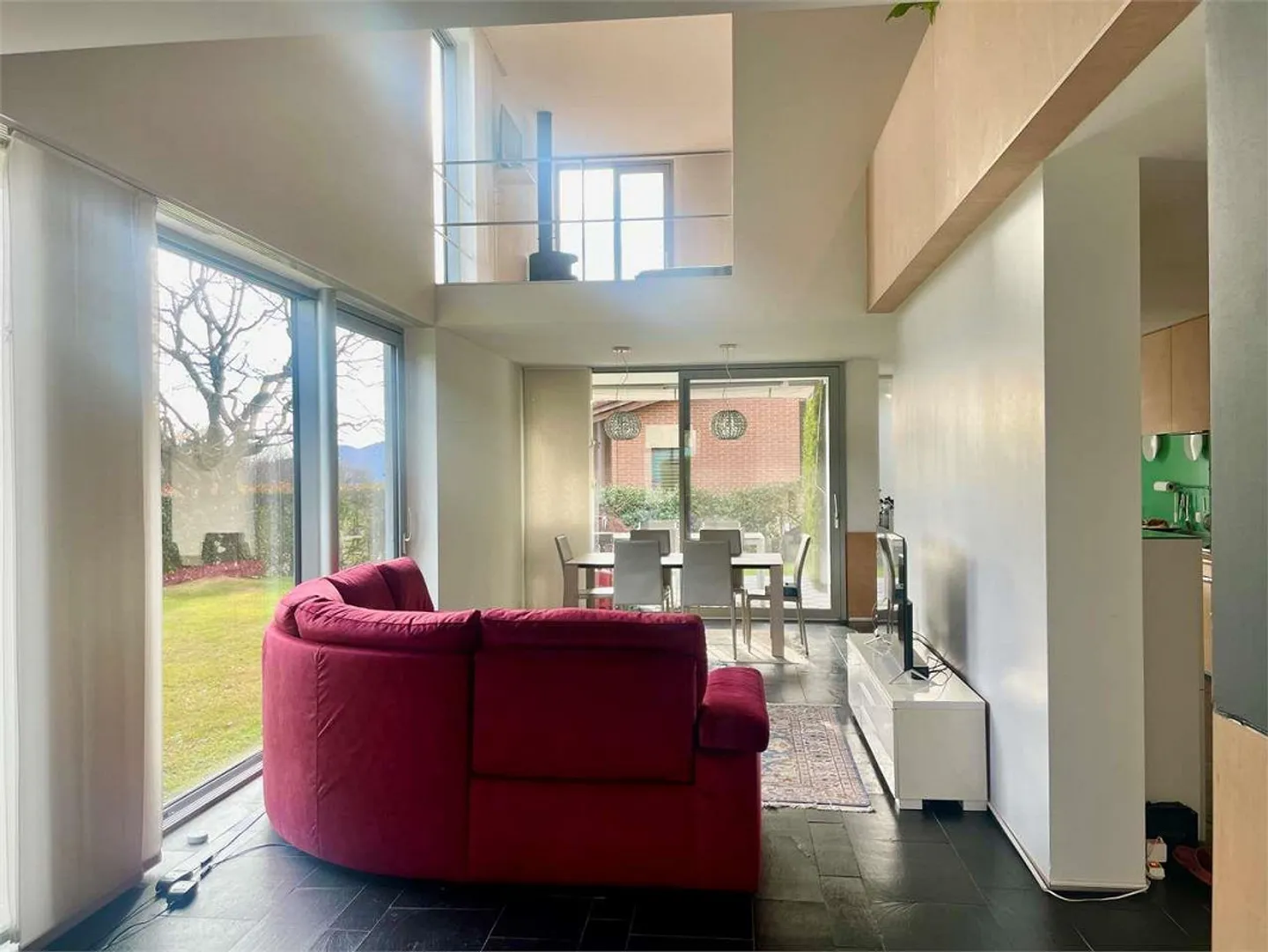 Wunderschöne und elegante Villa mit zeitgenössischem Design - Foto 4 von 13