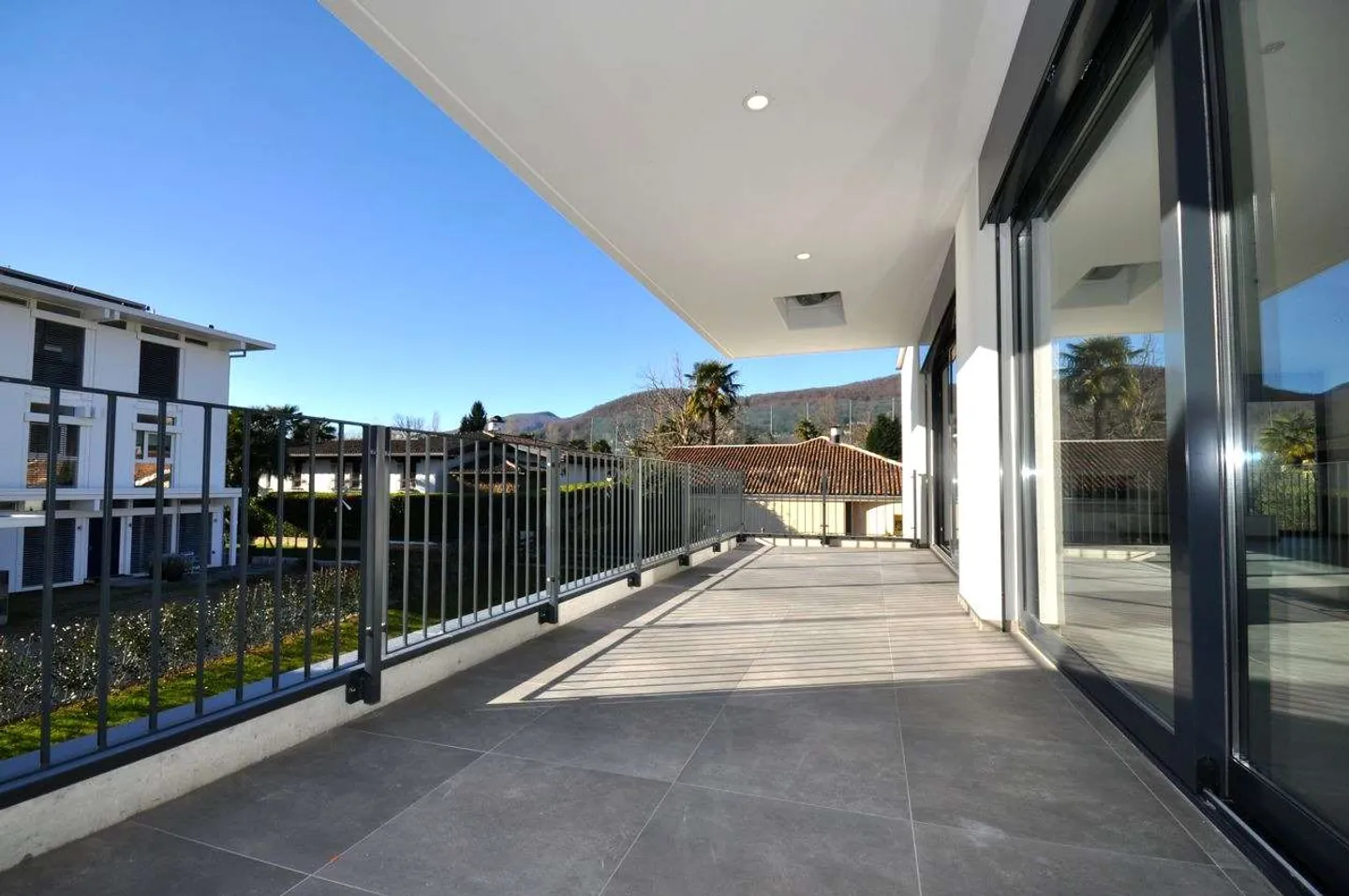 Spacious 4.5-Room Apartment - Photo 4 of 18