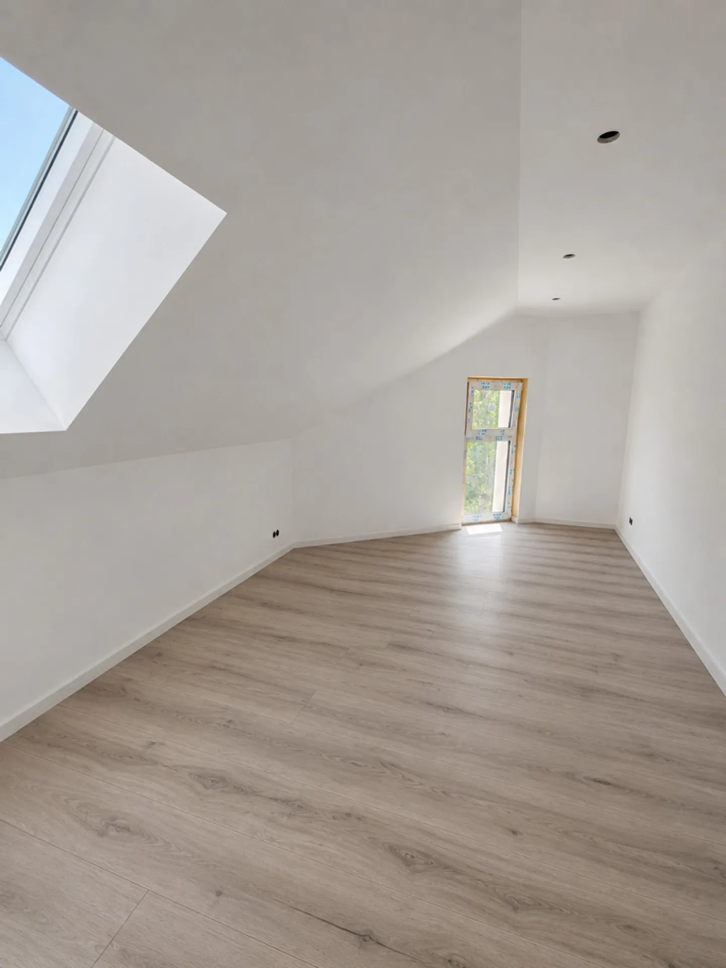 MINERGIE 3.5-room apartment in the attic with balcony (lot 5) - Photo 8 of 10