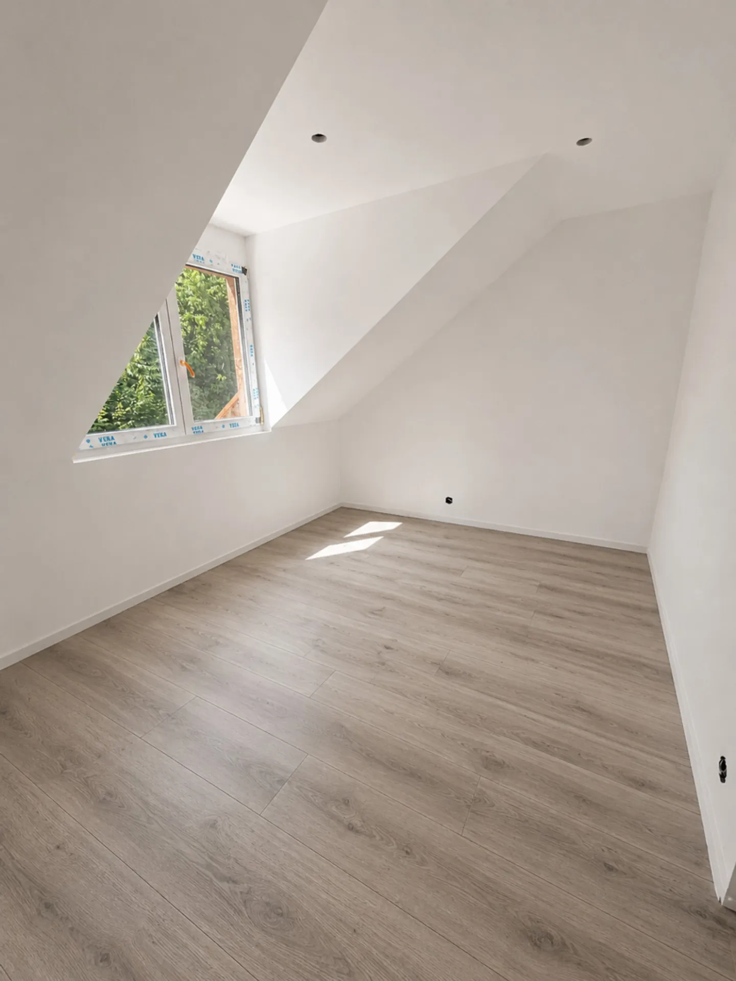 MINERGIE 3.5-room apartment in the attic with balcony (lot 5) - Photo 9 of 10