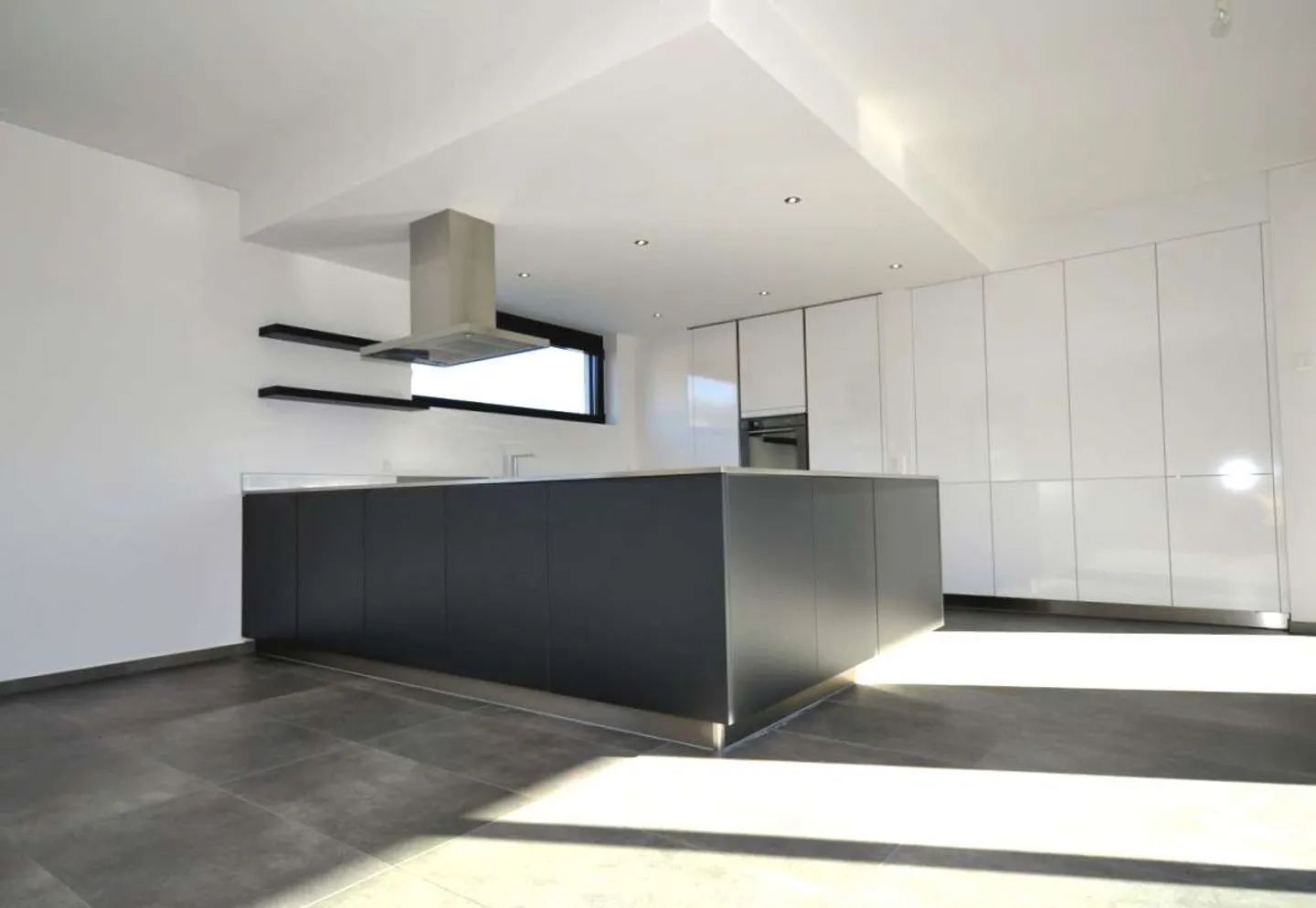 Spacious 4.5-Room Apartment - Photo 9 of 18