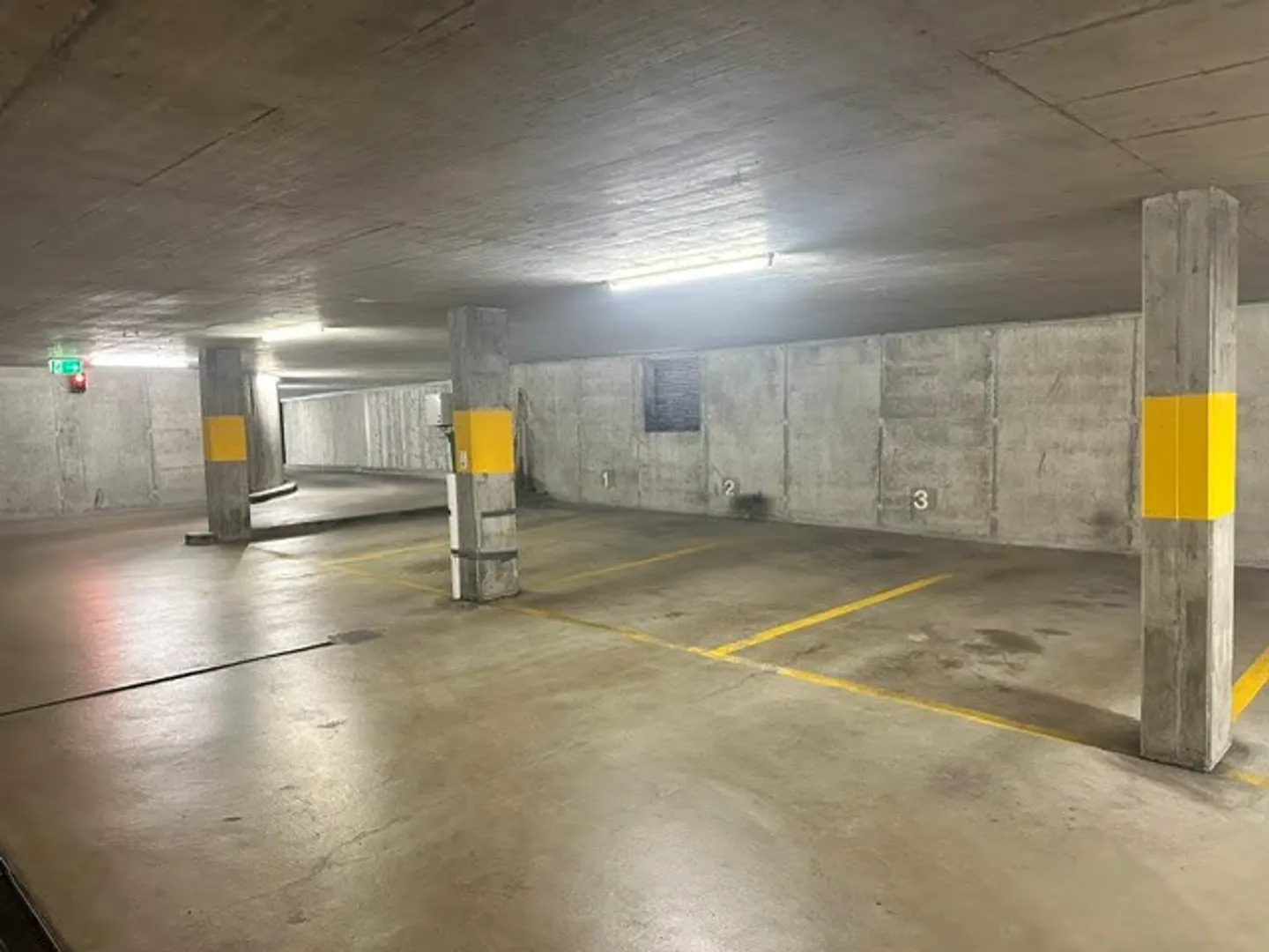 Parking space in the center of Münchenbuchsee for rent - Photo 4 of 6