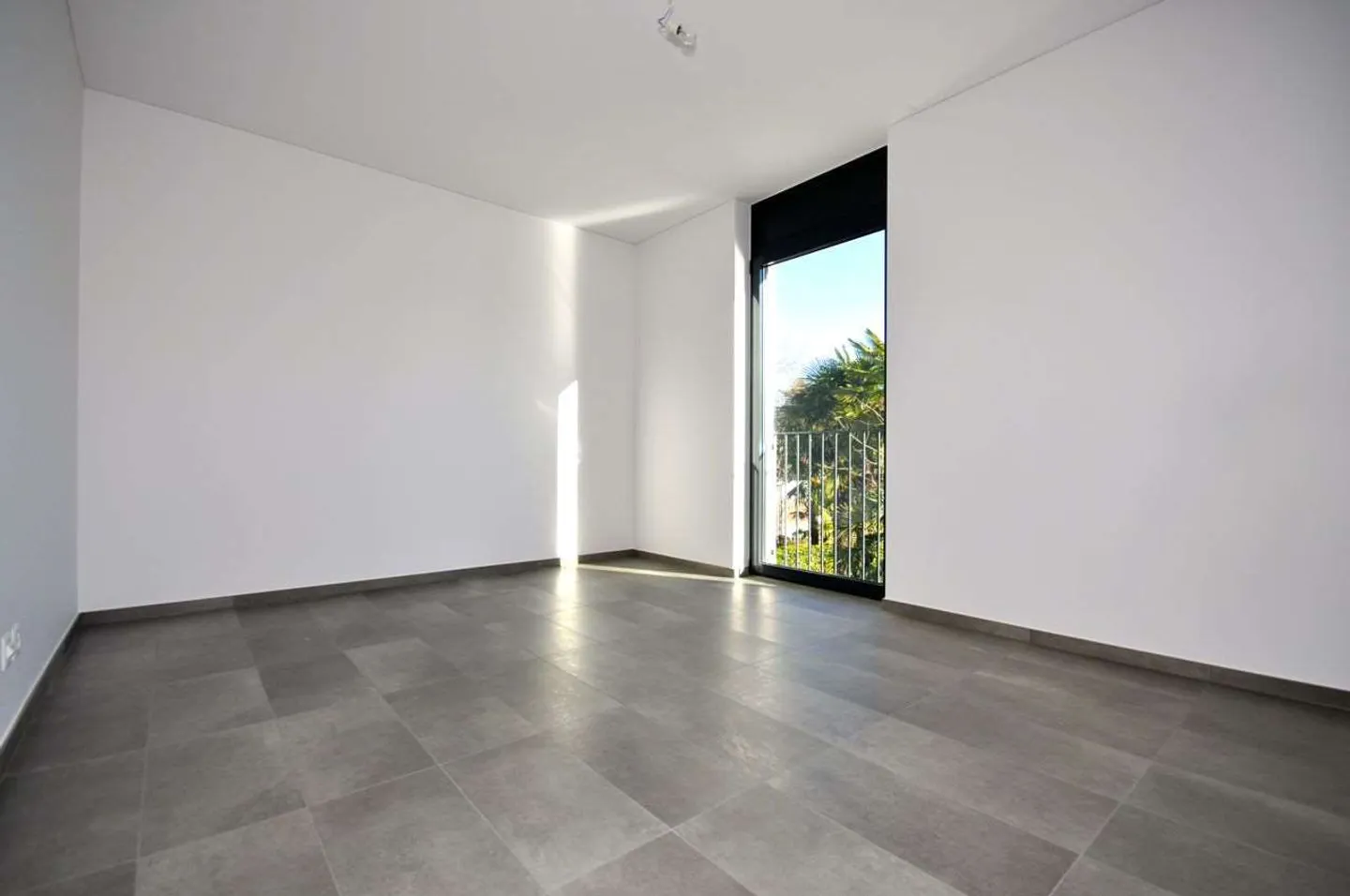 Spacious 4.5-Room Apartment - Photo 13 of 18