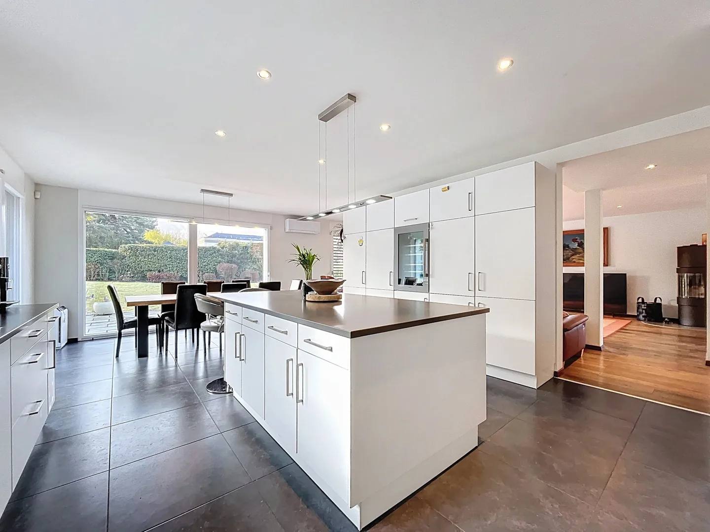 Helle Villa in der Nähe der Internationalen Schule - Foto 1 von 11