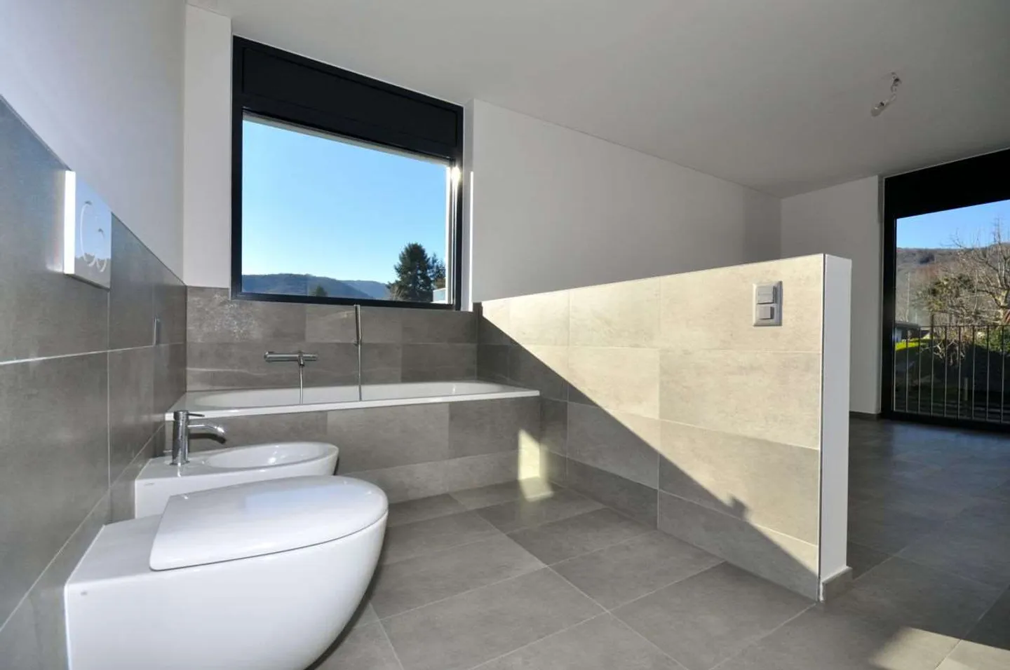 Spacious 4.5-Room Apartment - Photo 16 of 18