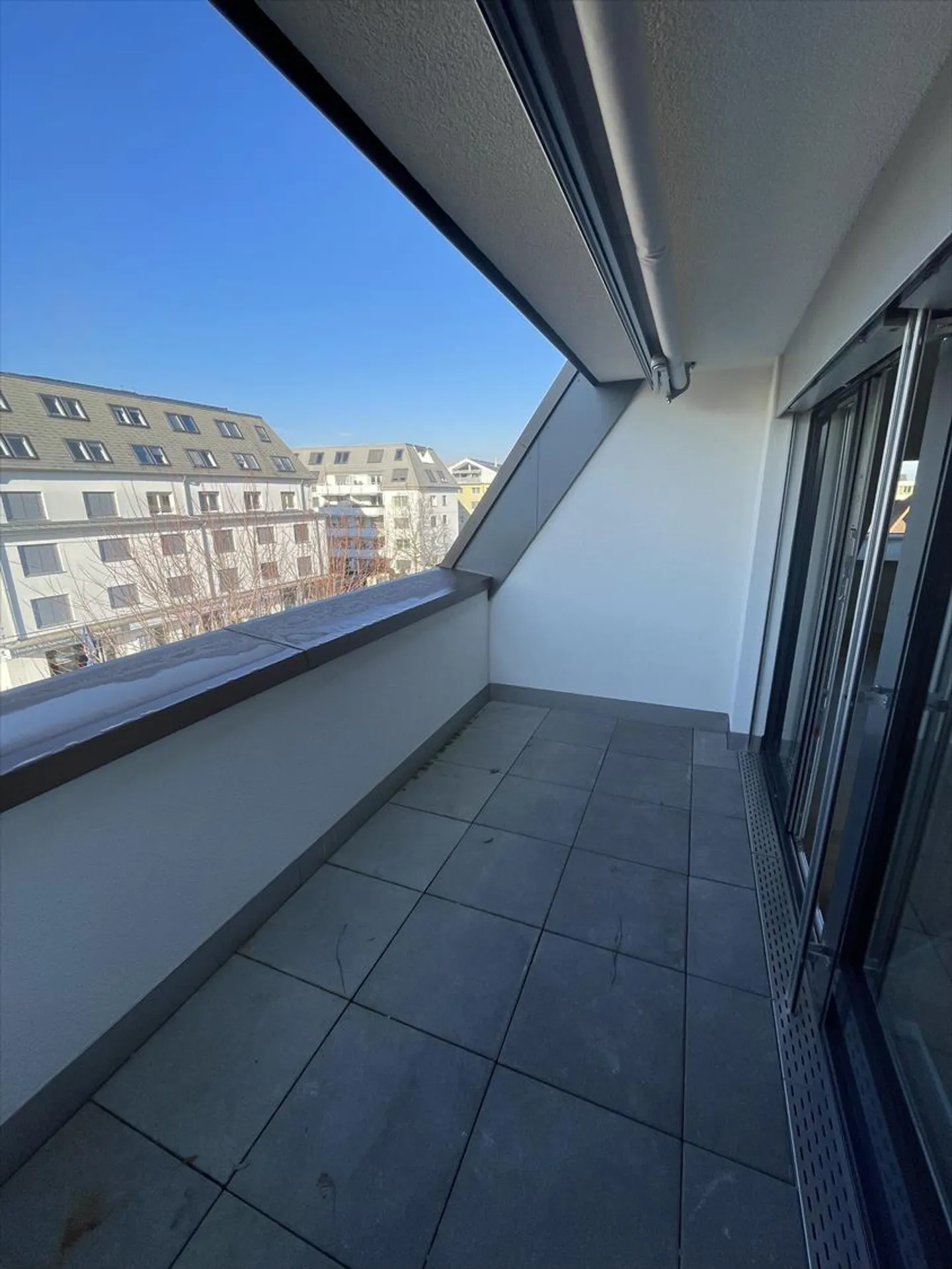 Appartamento attico appena ristrutturato da sogno (incluso 1 anno di parcheggio gratuito...) - Foto 10 di 10